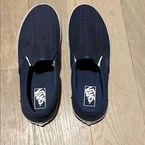 Brand new, never worn men’s plaid Vans sz 12